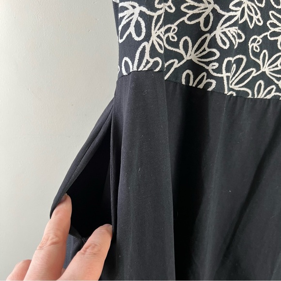 PACT Organic Cotton Fit And Flare Dress Black/White peekaboo Back Size Small - Picture 13 of 13